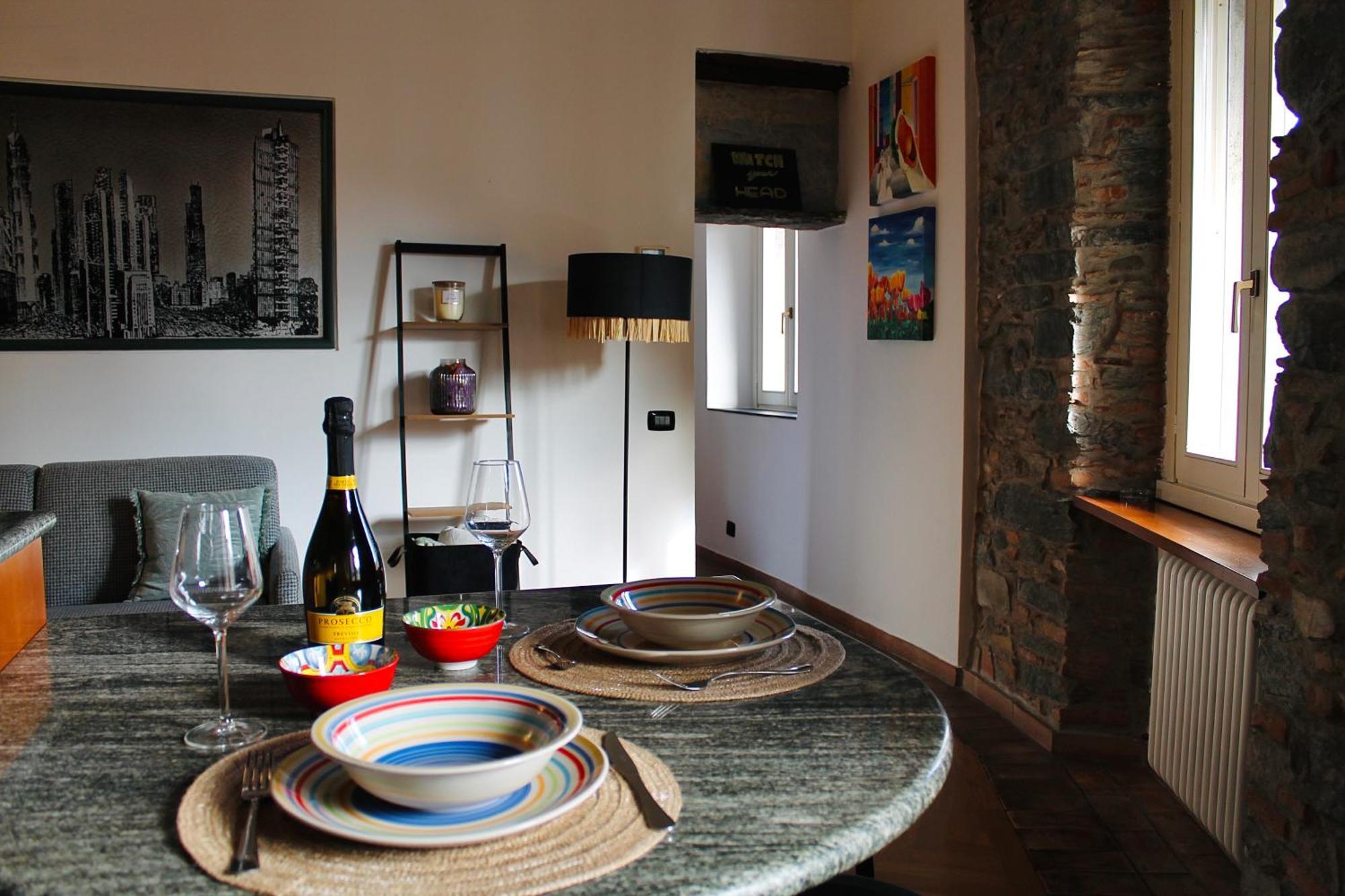 Kiko'S Lodge - Historical Apartment In Como Buitenkant foto