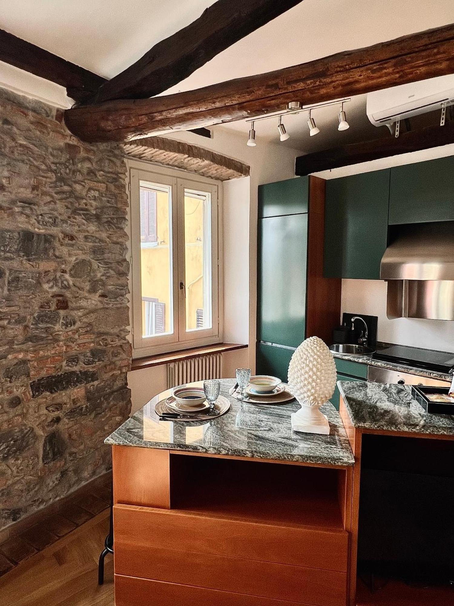 Kiko'S Lodge - Historical Apartment In Como Buitenkant foto