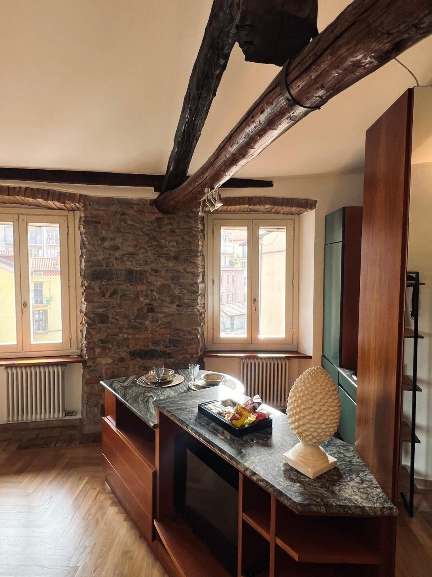 Kiko'S Lodge - Historical Apartment In Como Buitenkant foto